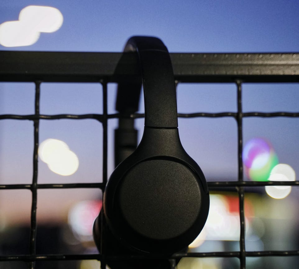 Free stock photo of black earphones, headphones, wireless headphones